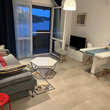 Apartments Ladesta Lastovo Екстериор снимка