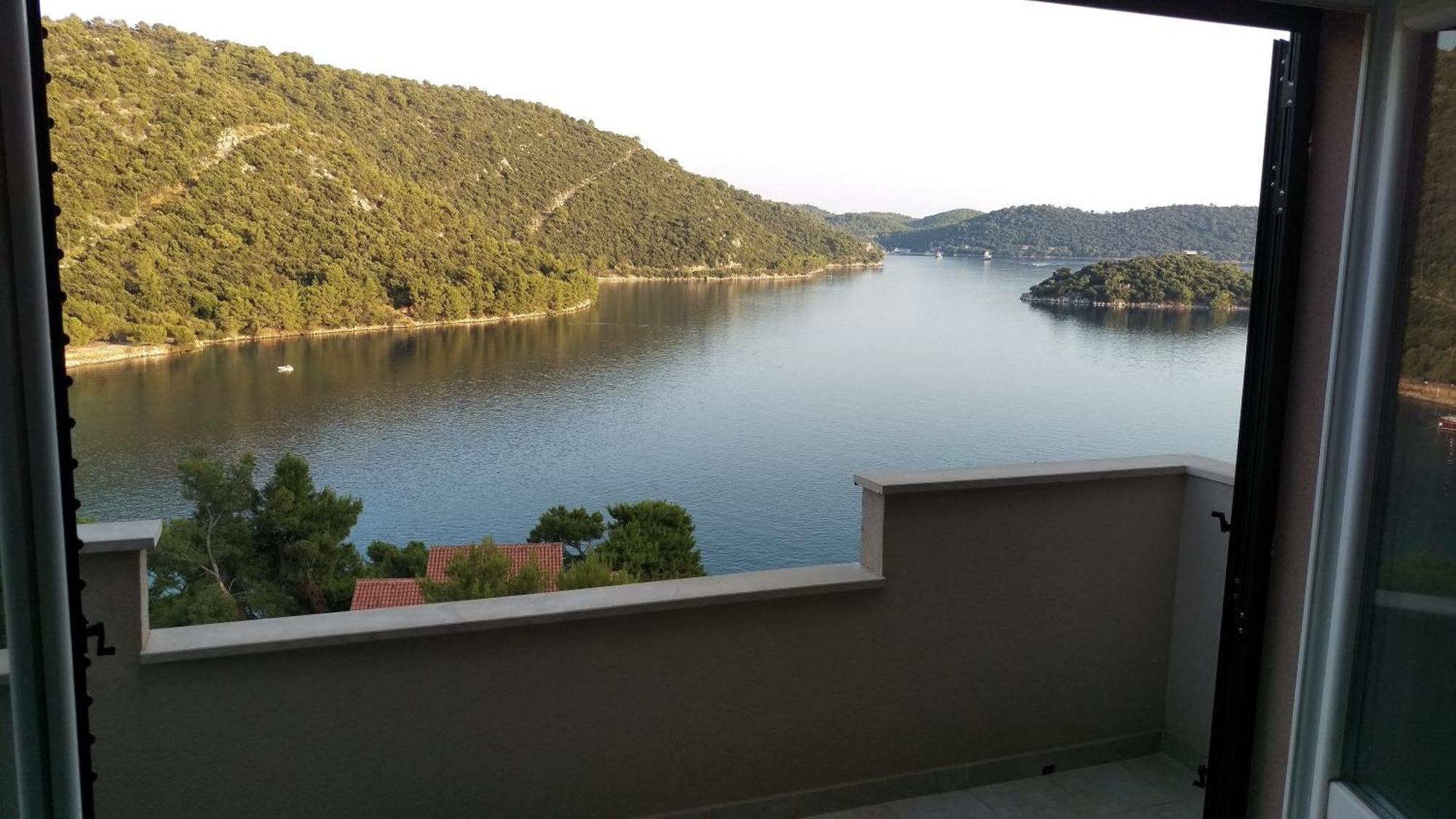 Apartments Ladesta Lastovo Стая снимка
