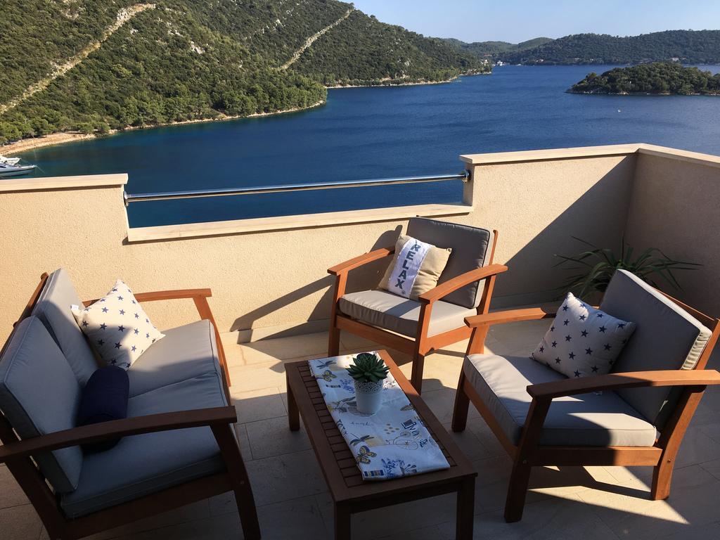 Apartments Ladesta Lastovo Екстериор снимка