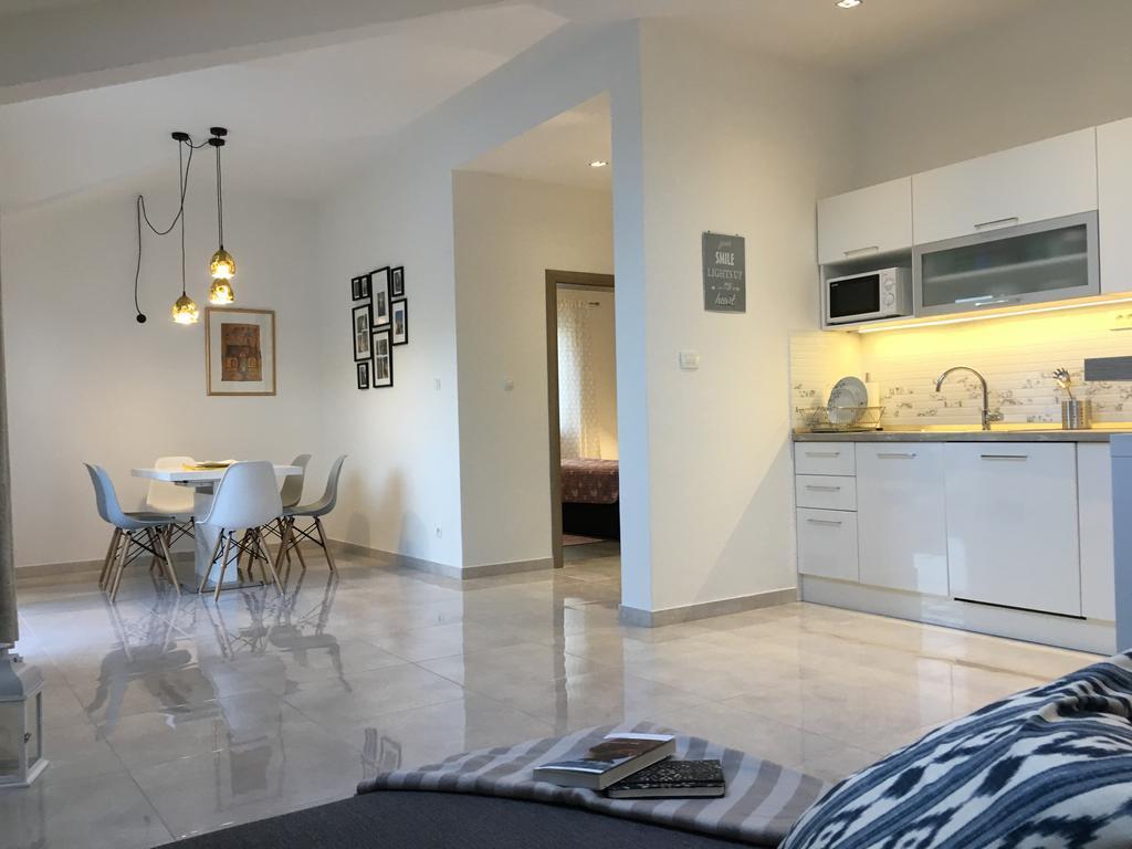 Apartments Ladesta Lastovo Екстериор снимка