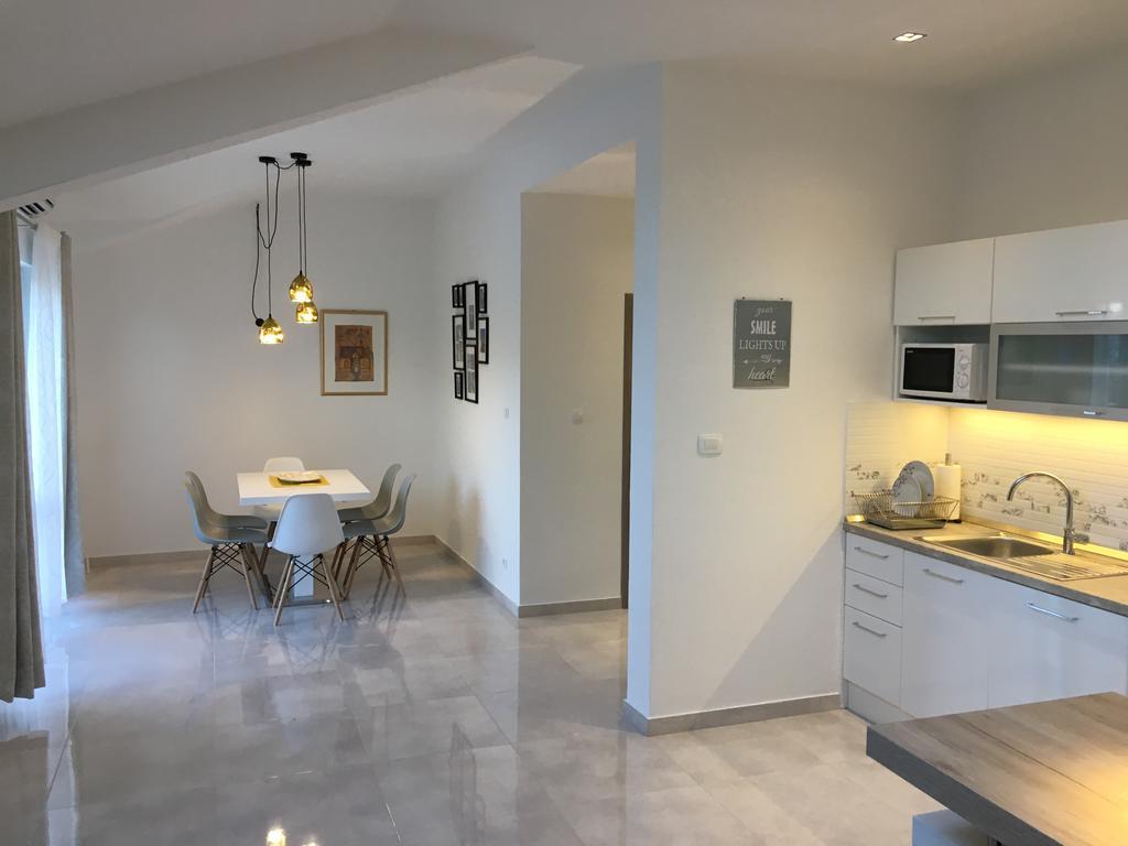 Apartments Ladesta Lastovo Екстериор снимка
