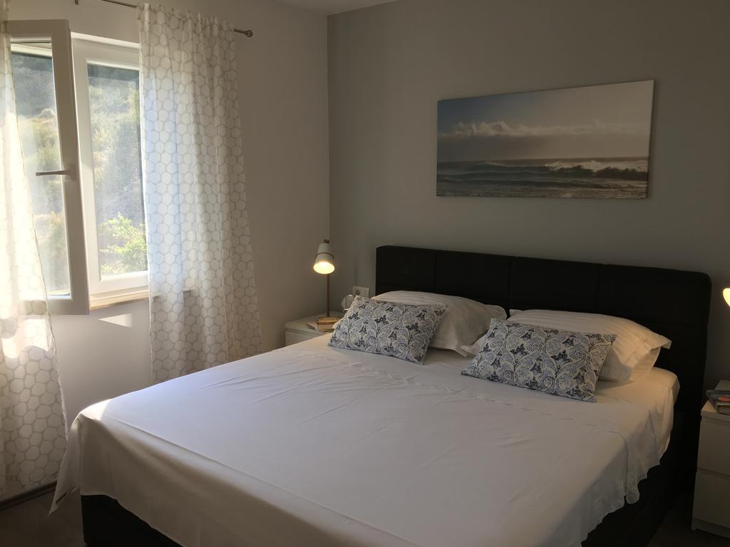 Apartments Ladesta Lastovo Екстериор снимка