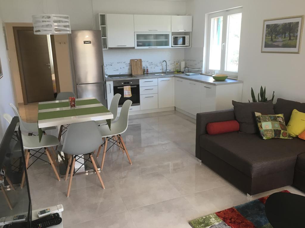 Apartments Ladesta Lastovo Екстериор снимка