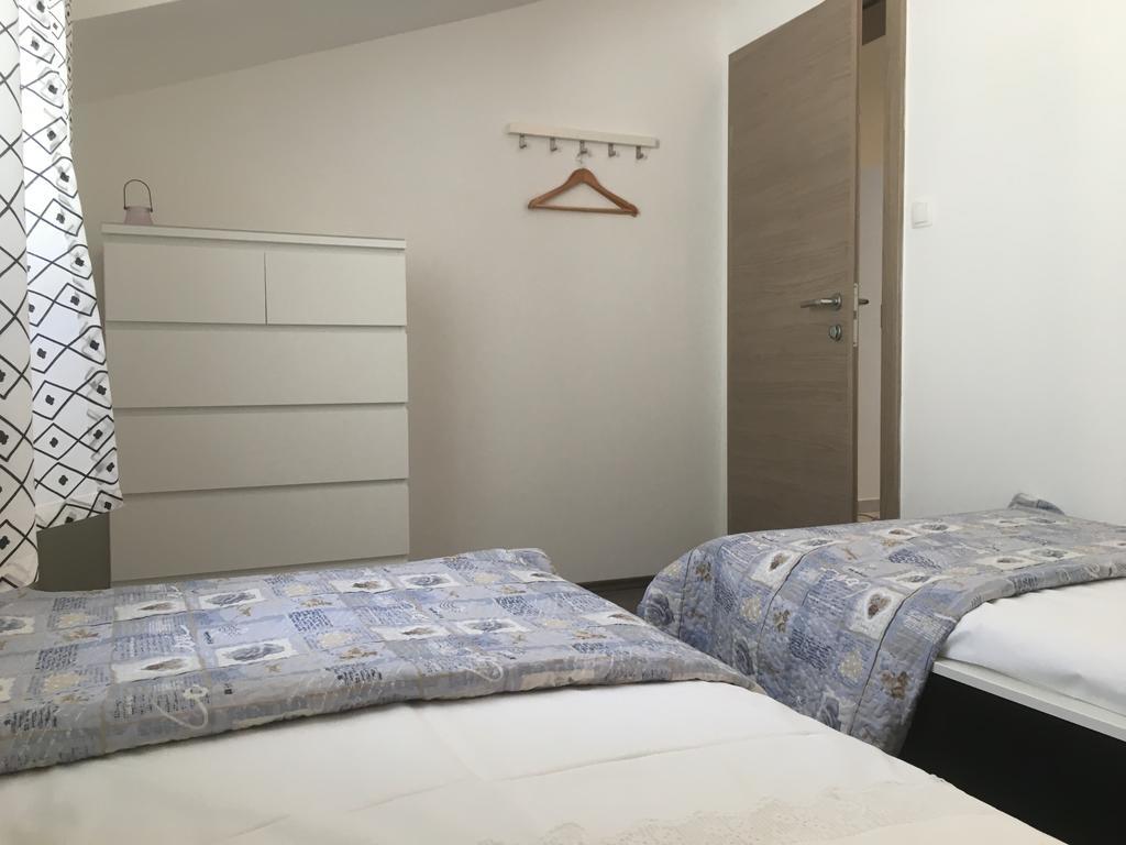 Apartments Ladesta Lastovo Екстериор снимка